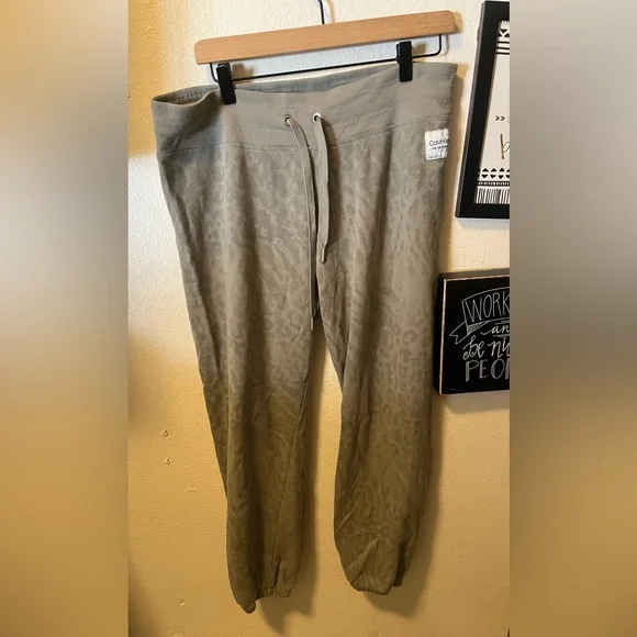 X-large Calvin Klein sweats - Picture 1 of 5
